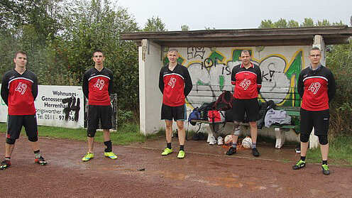 Spieler v.l.n.r. Colin + Benjamien Schulze, Leonard Hübner, Karsten Bergmann und Niklas Möhle Spieler v.l.n.r. Colin + Benjamien Schulze, Leonard Hübner, Karsten Bergmann und Niklas Möhle