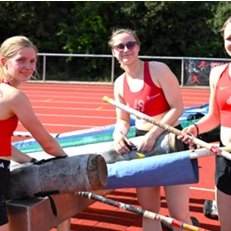 Zufriedene Stabhochspringerinnen: Von links Tanja Unverzagt, Pia Moszczynski und Anna Rieger Zufriedene Stabhochspringerinnen: Von links Tanja Unverzagt, Pia Moszczynski und Anna Rieger