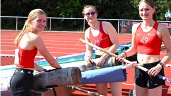 Zufriedene Stabhochspringerinnen: Von links Tanja Unverzagt, Pia Moszczynski und Anna Rieger Zufriedene Stabhochspringerinnen: Von links Tanja Unverzagt, Pia Moszczynski und Anna Rieger