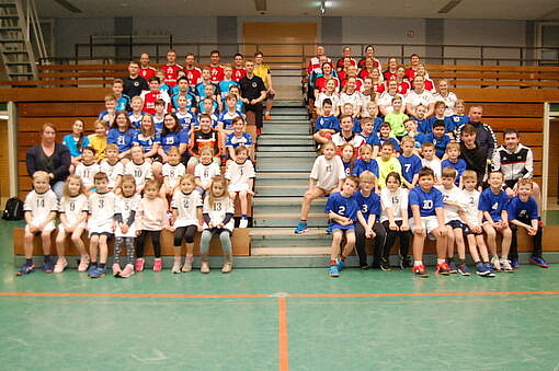Die Handballer*innen des MTV49 Holzminden Die Handballer*innen des MTV49 Holzminden