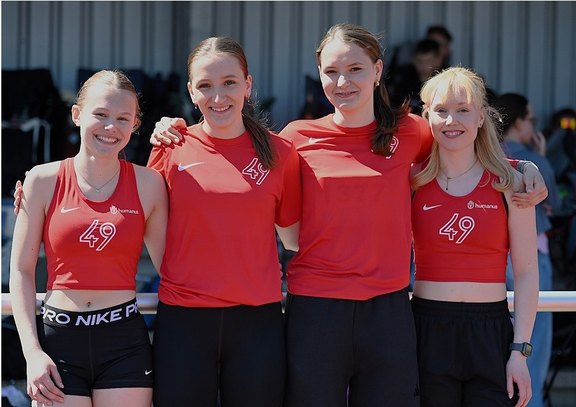 Die Meisterstaffel des Bezirks Hannover knüpfte nahtlos an das vergangene Jahr an: Anike Pallas, Julika Thimm, Anna Rieger und Laura Robelski (von links) liefen für den MTV 49 zum sicheren Sieg
