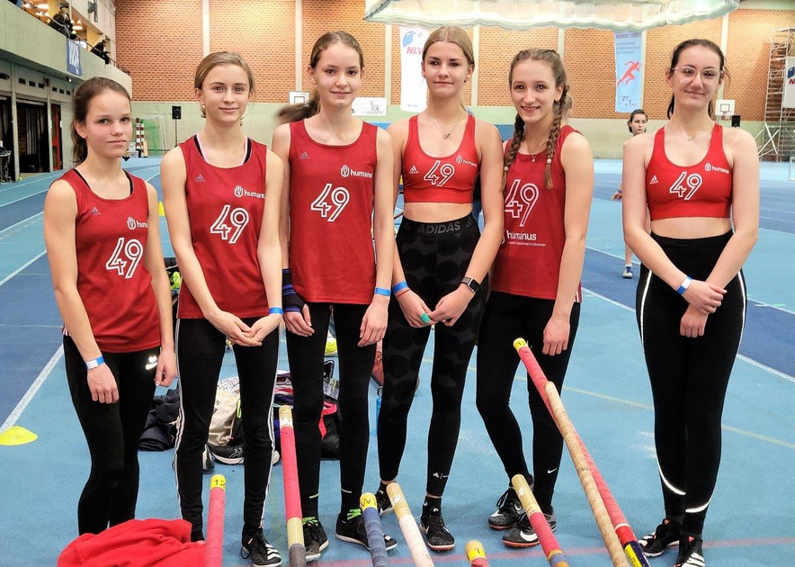 Sie machten den Anfang: Von links W15-Meisterin Klara Härke, Friedrike Hennigfeld, W14-Meisterin Anna Rieger, W15-Vize Lilly Rathmann, W14-Vize Julika Thimm, Laura Käse Sie machten den Anfang: Von links W15-Meisterin Klara Härke, Friedrike Hennigfeld, W14-Meisterin Anna Rieger, W15-Vize Lilly Rathmann, W14-Vize Julika Thimm, Laura Käse