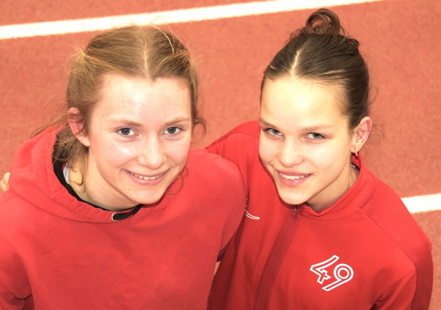 Sie sind zwei der besten deutschen Jugendlichen: Tanja Unverzagt (links) und Klara Härke – Stabhochspringerinnen des MTV 49 Holzminden Sie sind zwei der besten deutschen Jugendlichen: Tanja Unverzagt (links) und Klara Härke – Stabhochspringerinnen des MTV 49 Holzminden