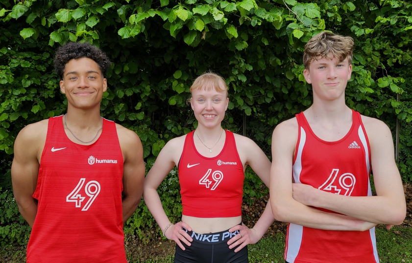 Ein munteres Sprint-Trio des MTV 49: Maximilian Schneider, Laura Robelski und Paul Stebner (von links) Ein munteres Sprint-Trio des MTV 49: Maximilian Schneider, Laura Robelski und Paul Stebner (von links)